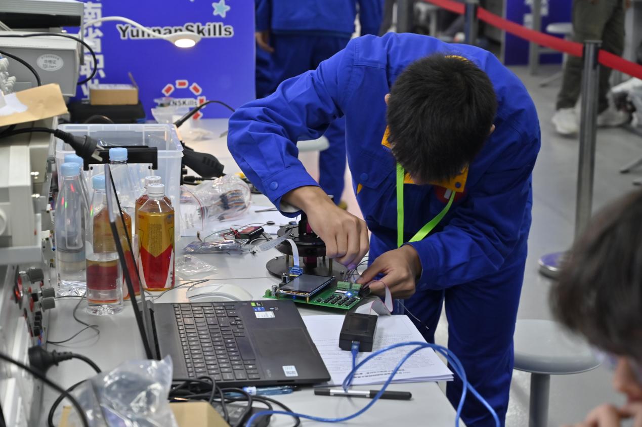 智創(chuàng)未來(lái)，技展風(fēng)采——我校成功承辦2023年云南省職業(yè)院校技能大賽“智能電子產(chǎn)品設(shè)計(jì)與開(kāi)發(fā)”賽項(xiàng)