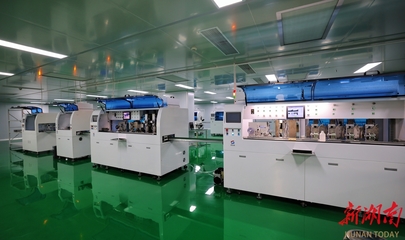 隆回高新區(qū) 優(yōu)化服務(wù)效能，光電企業(yè)60天實(shí)現(xiàn)投產(chǎn)，引領(lǐng)電子產(chǎn)品技術(shù)開發(fā)新速度